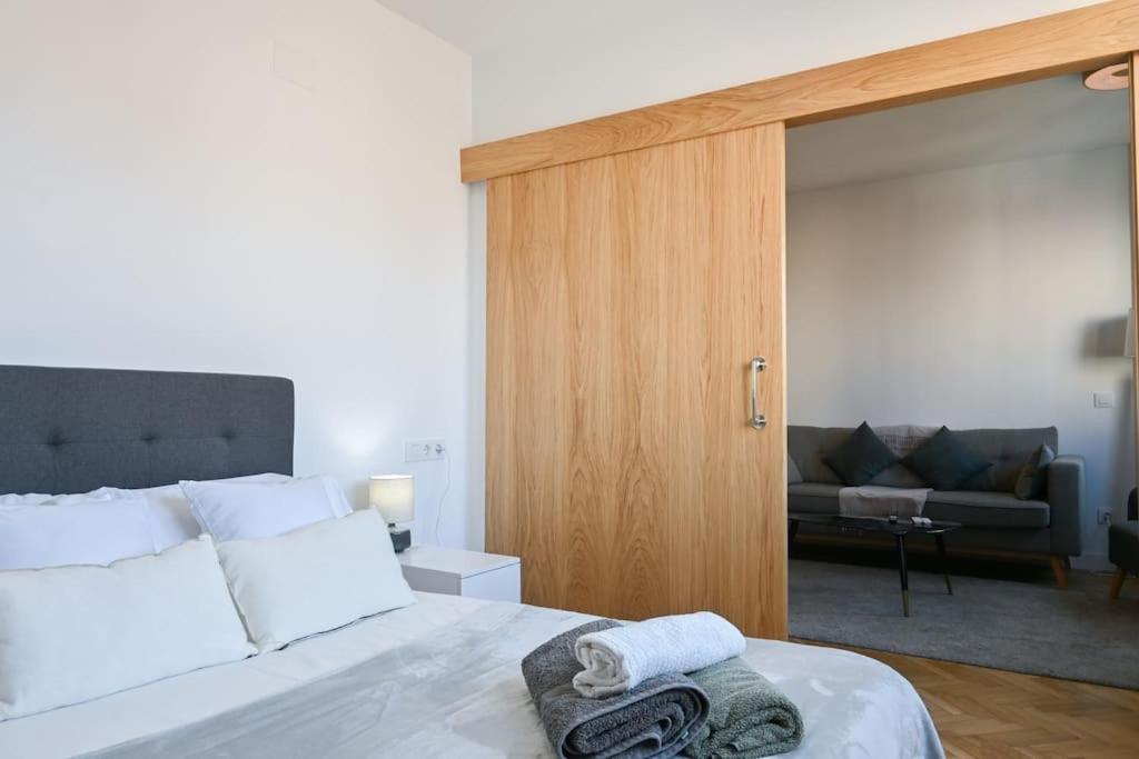 For You Rentals Apartamento Temporal Centrico De Dos Dormitorios Sil2 Madrid Bagian luar foto