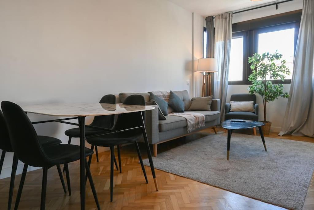 For You Rentals Apartamento Temporal Centrico De Dos Dormitorios Sil2 Madrid Bagian luar foto