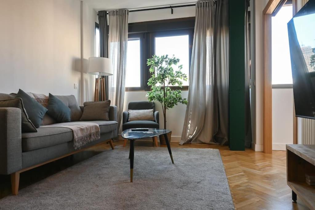 For You Rentals Apartamento Temporal Centrico De Dos Dormitorios Sil2 Madrid Bagian luar foto